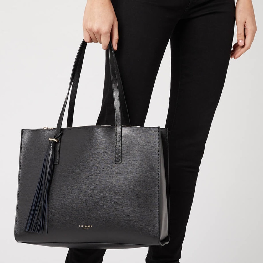 Ted Baker Large Narissa Leather Tote w Tassel